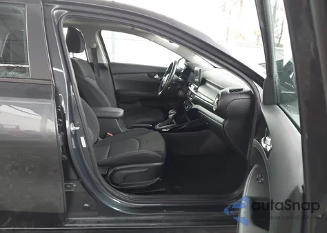 2019 Kia Forte S z USA, uszkodzony, nr VIN 3KPF34AD9KE021577